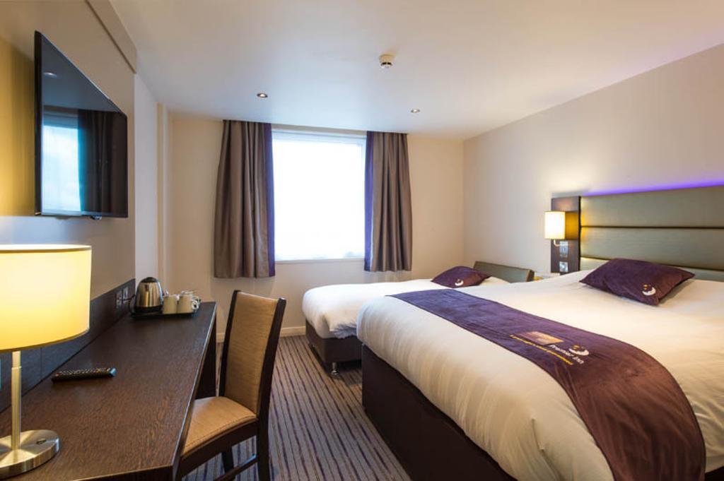 Premier Inn Uttoxeter Exterior foto