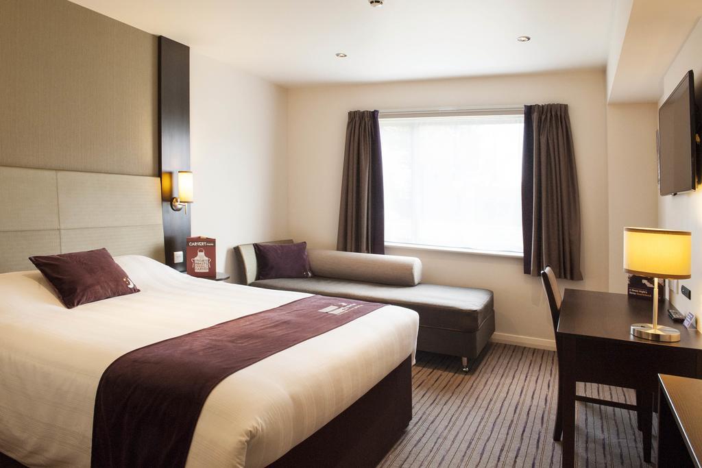 Premier Inn Uttoxeter Exterior foto