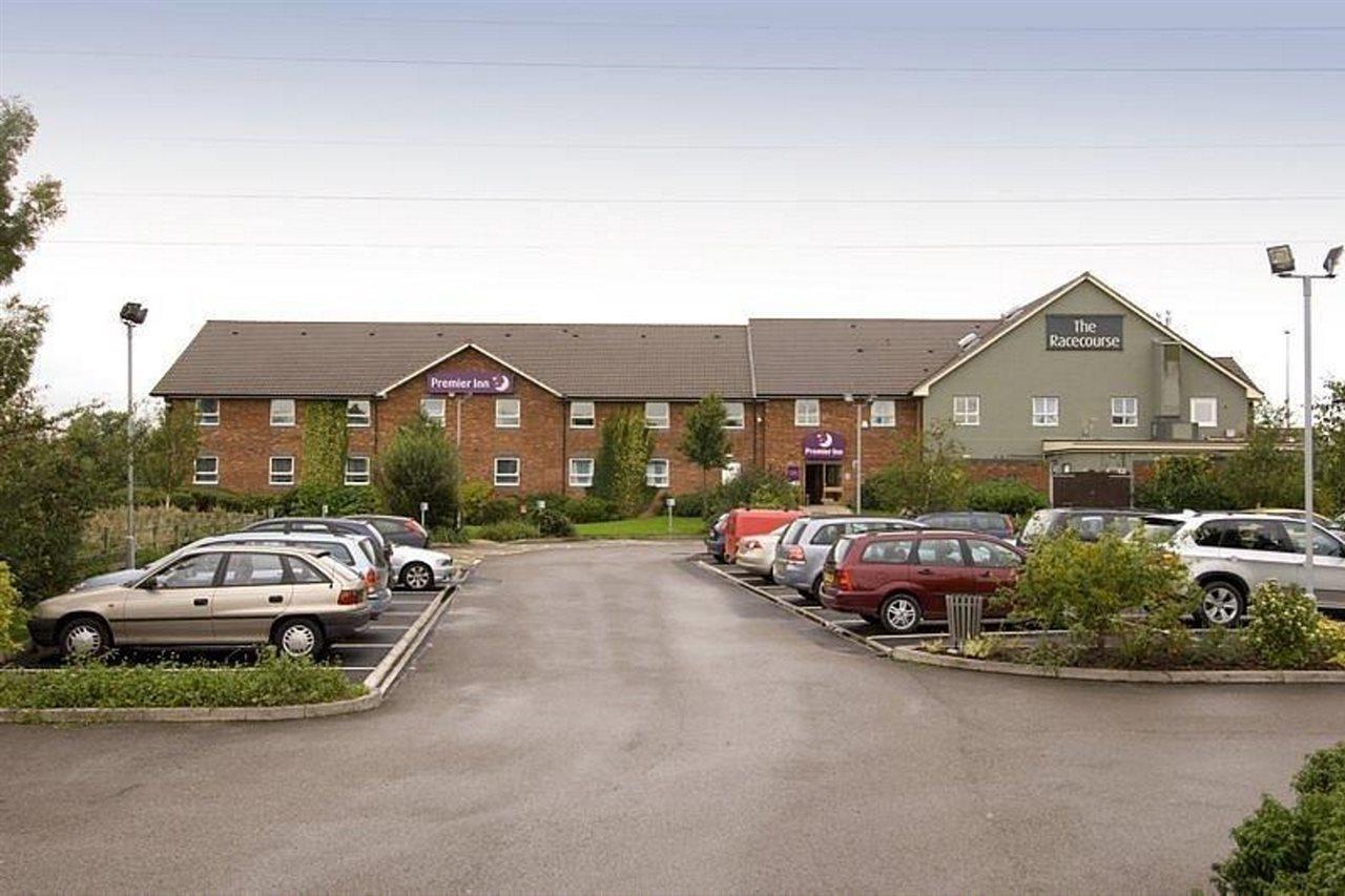 Premier Inn Uttoxeter Exterior foto